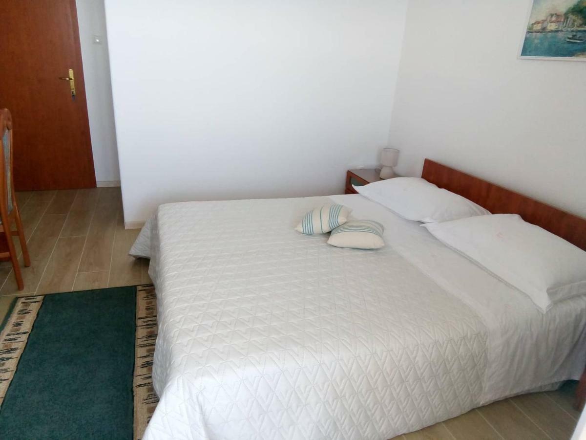Apartments And Rooms Niksa Подгора Екстериор снимка